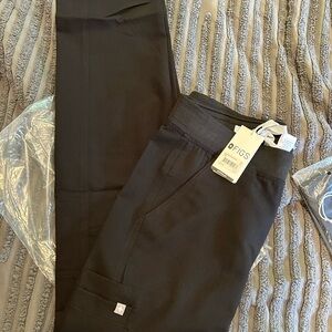 Figs Axim 2.0 Black Cargo Pants